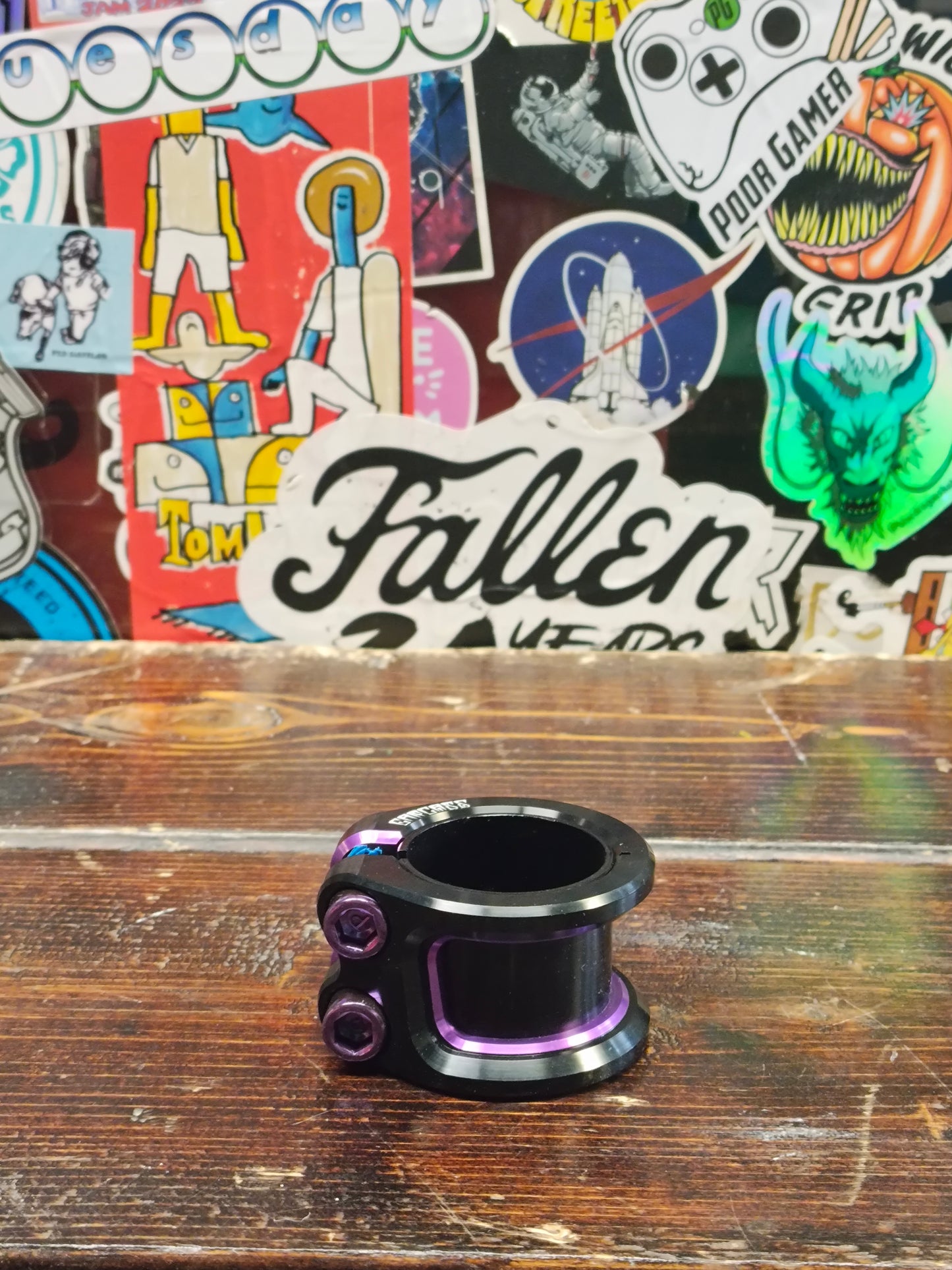 Oath - Carcass clamp (purple/black)