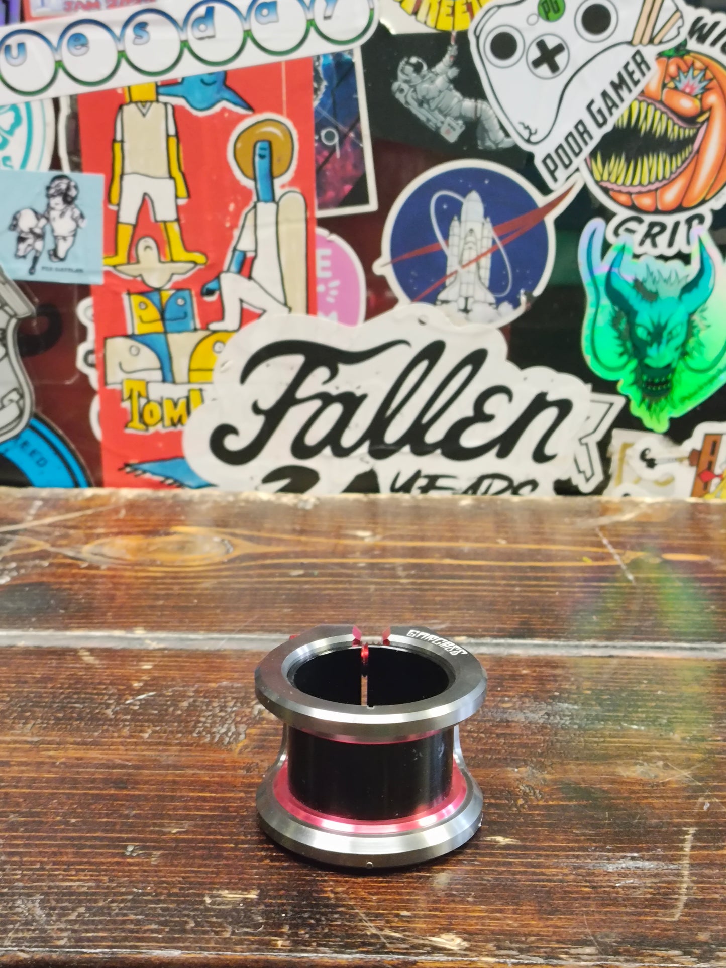 Oath - Carcass clamp (red/titanium)