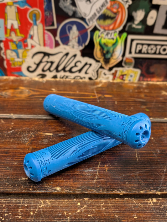 Root Industries - Air R2 grips (blue)