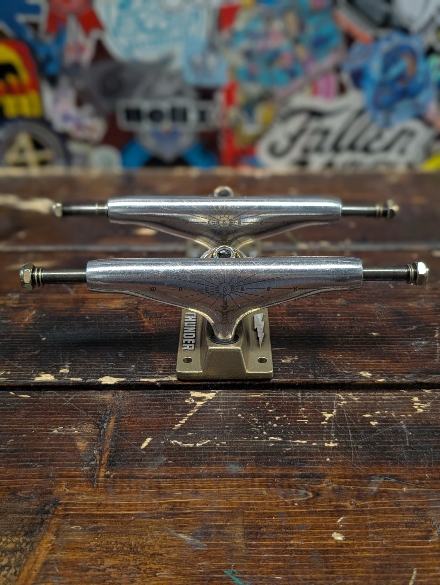 Thunder - Luminary trucks (silver/gold) 8.25"
