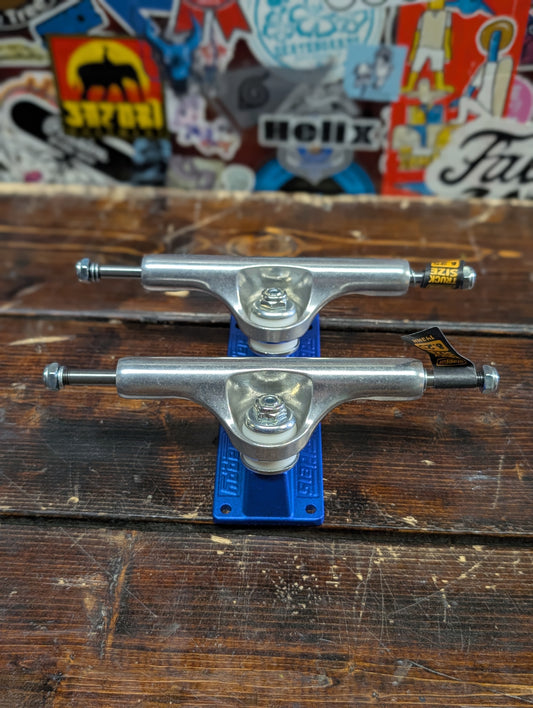 Slappy - ST1 Hollow Lights trucks (blue/raw) 8.0"