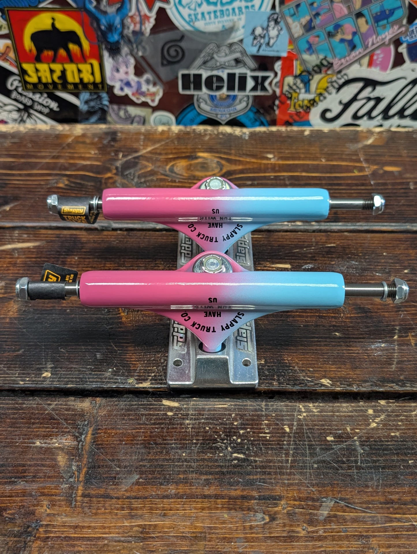 Slappy - Classic Arisa Trew trucks (pink fade) 8.25"