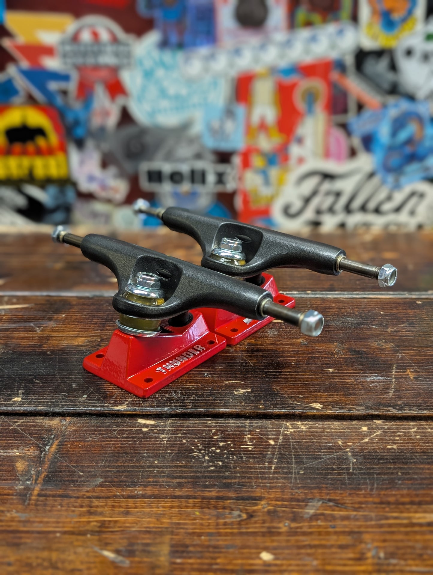Thunder Trucks - No Mercy trucks 8.25" (red/black)