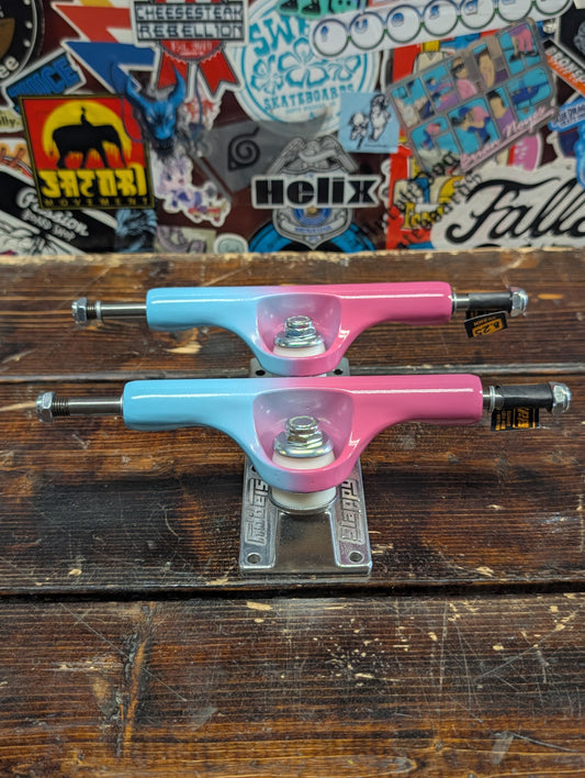 Slappy - Classic Arisa Trew trucks (pink fade) 8.25"