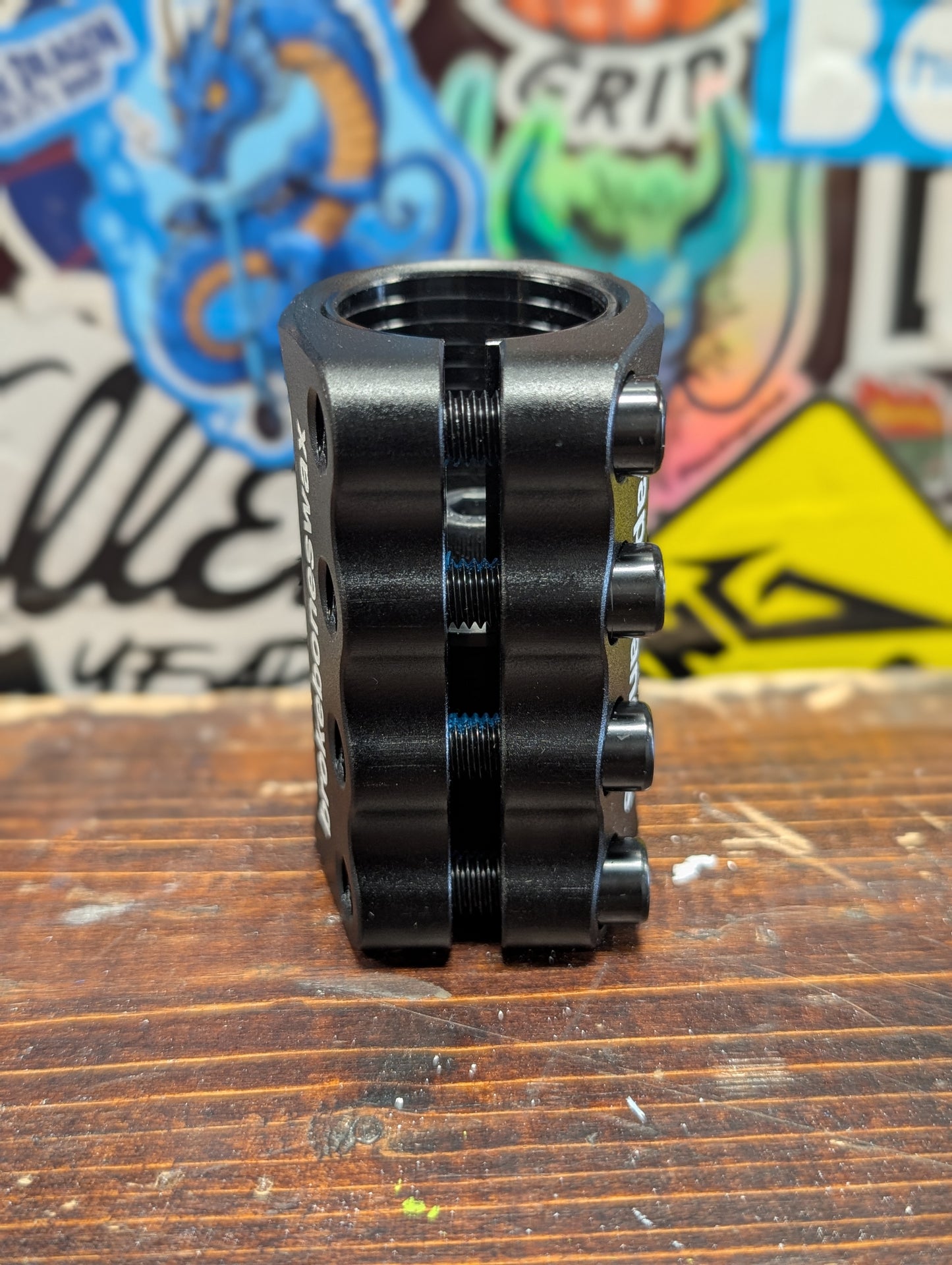 Broke Bones Wax - Decay clamp (black)