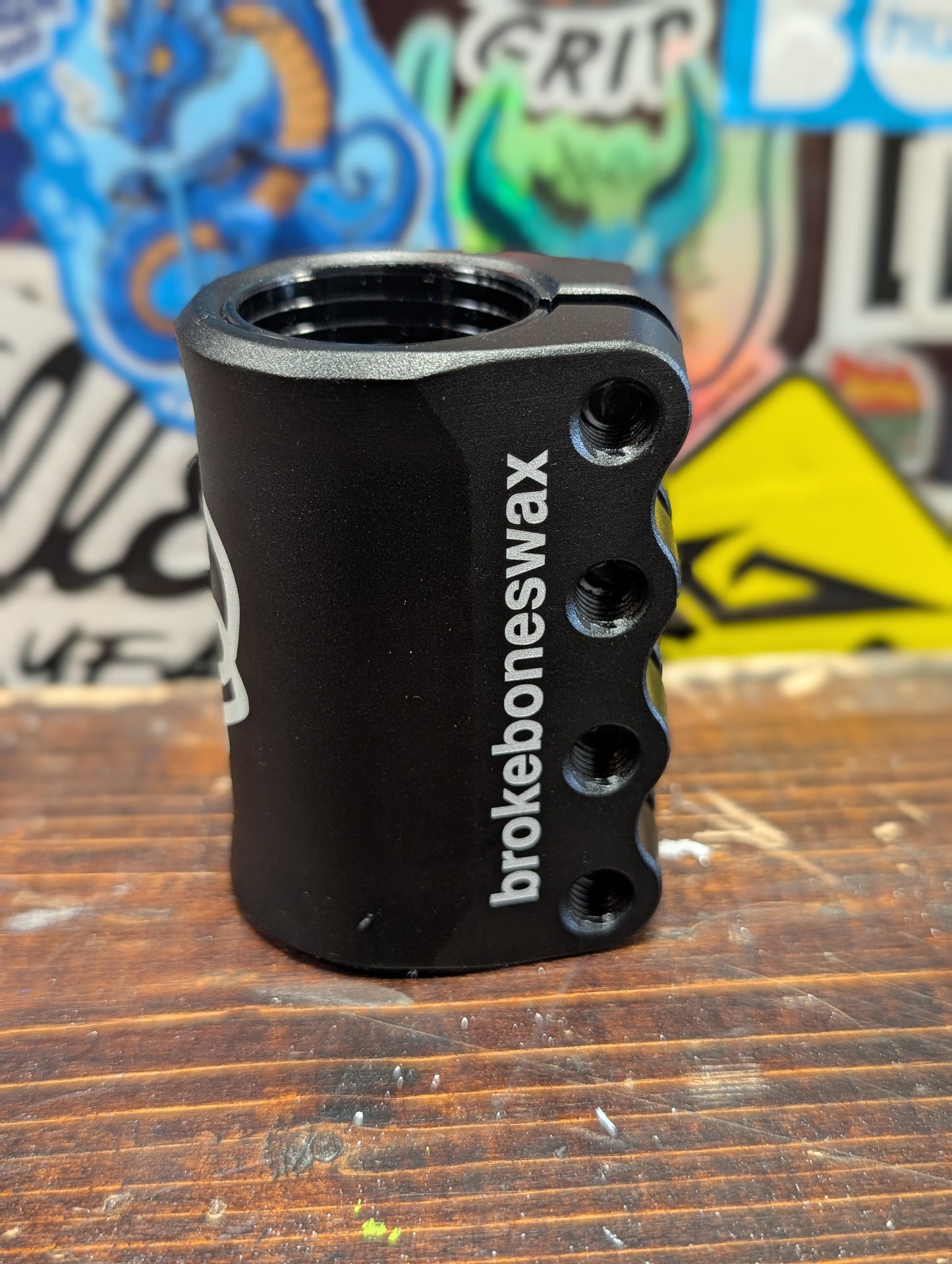 Broke Bones Wax - Decay clamp (black)
