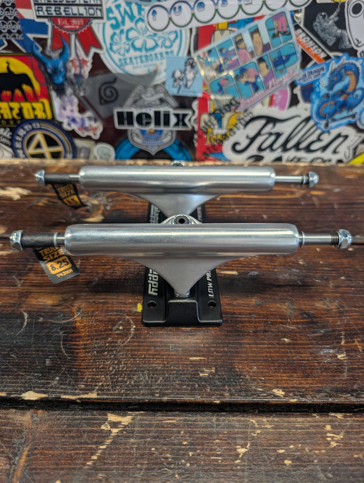 Slappy - Hollow Low trucks 8.5" (silver/black)