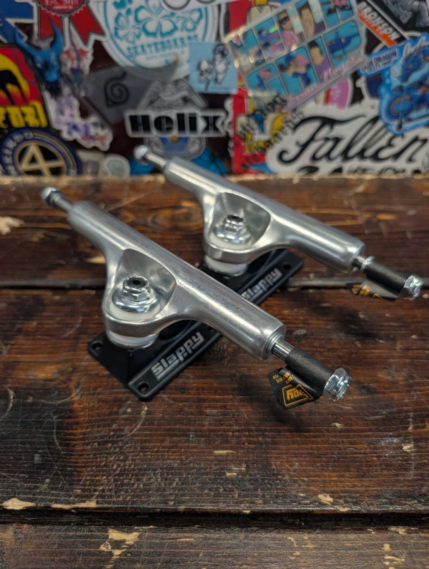 Slappy - Hollow Low trucks 8.5" (silver/black)