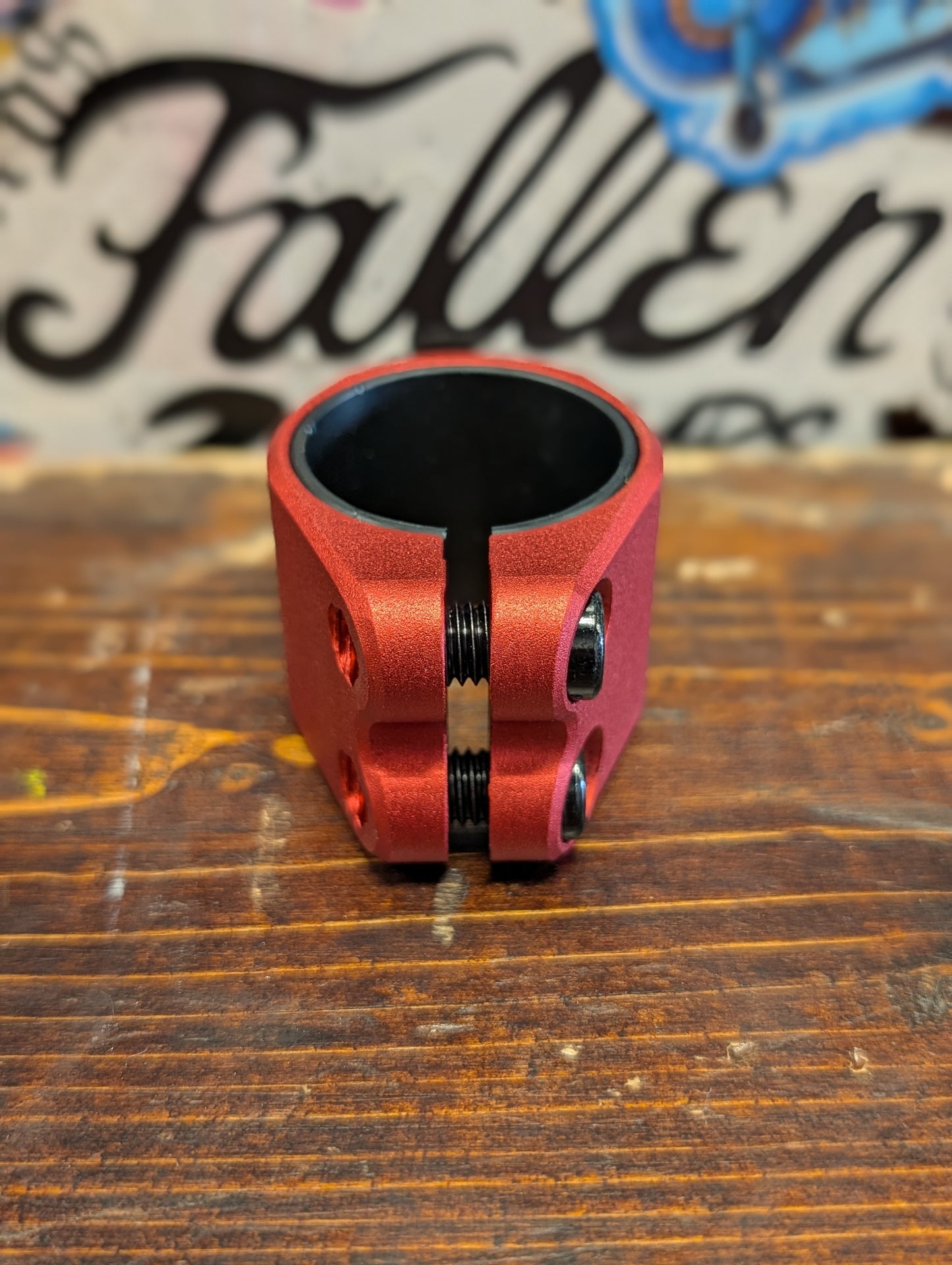 Ethic - Valkarie clamp (red)