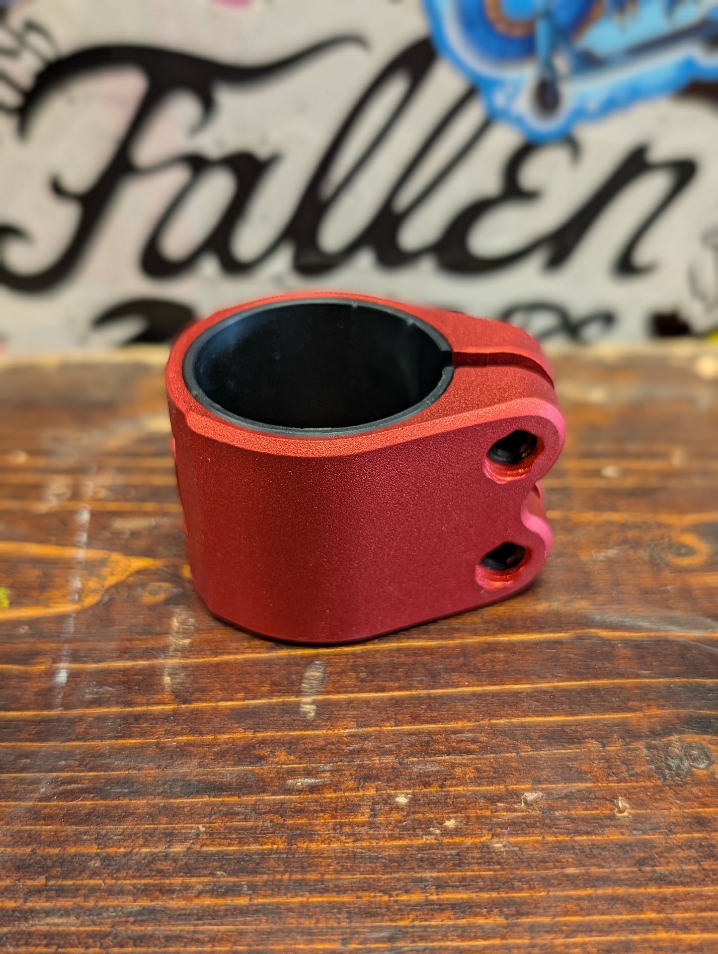 Ethic - Valkarie clamp (red)