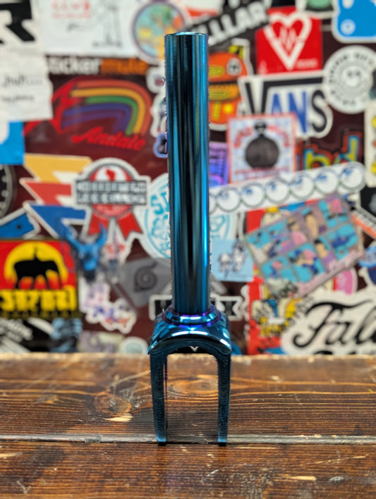 Root Industries - Invictus V2 IHC fork (Blu-ray)