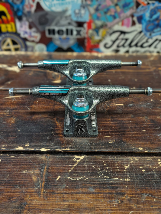 Thunder - T-II Leviathan trucks (black/silver spackle) 8.25"
