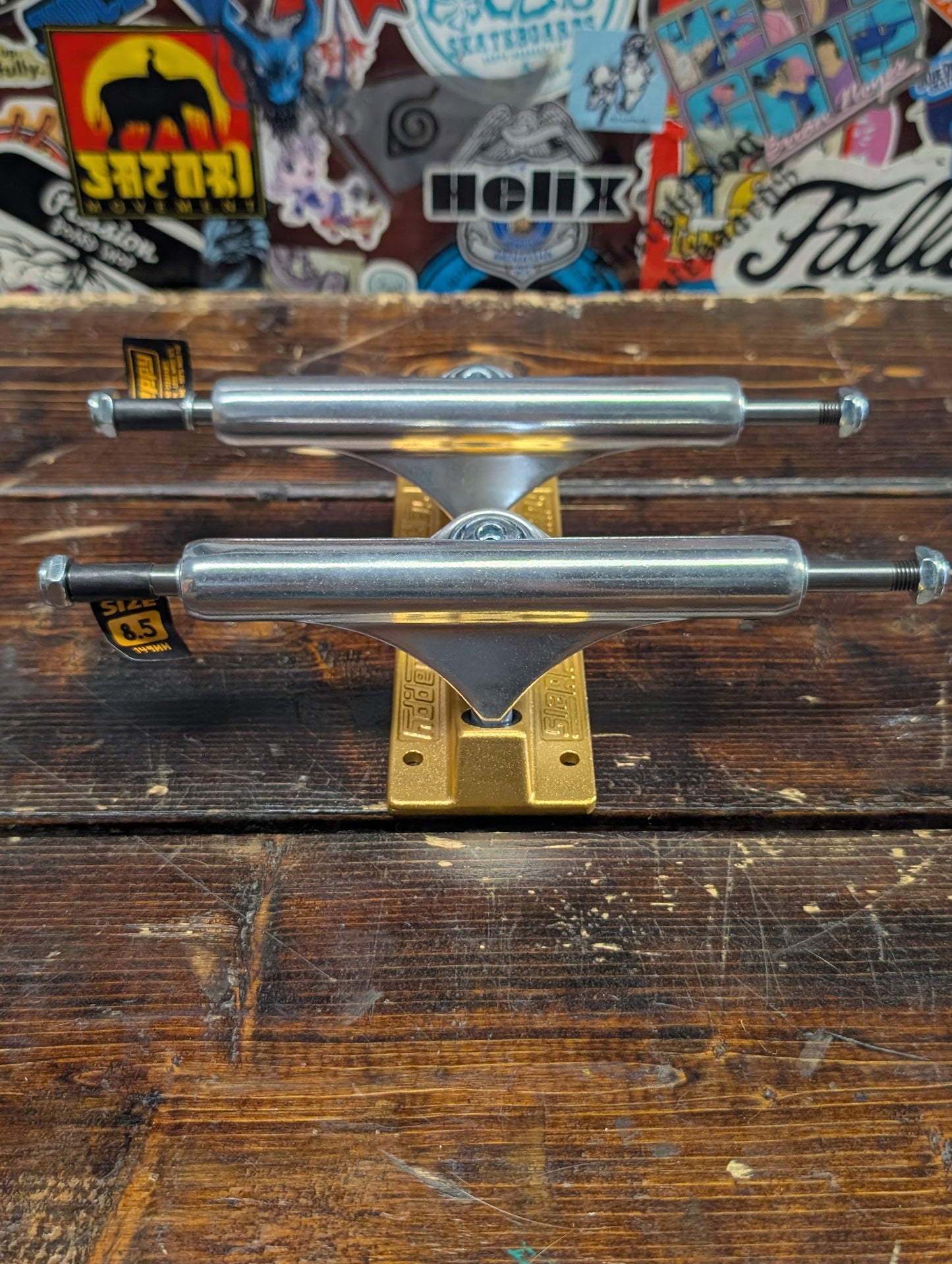 Slappy - Inverted Hollow Lights trucks (gold/silver) 8.5"
