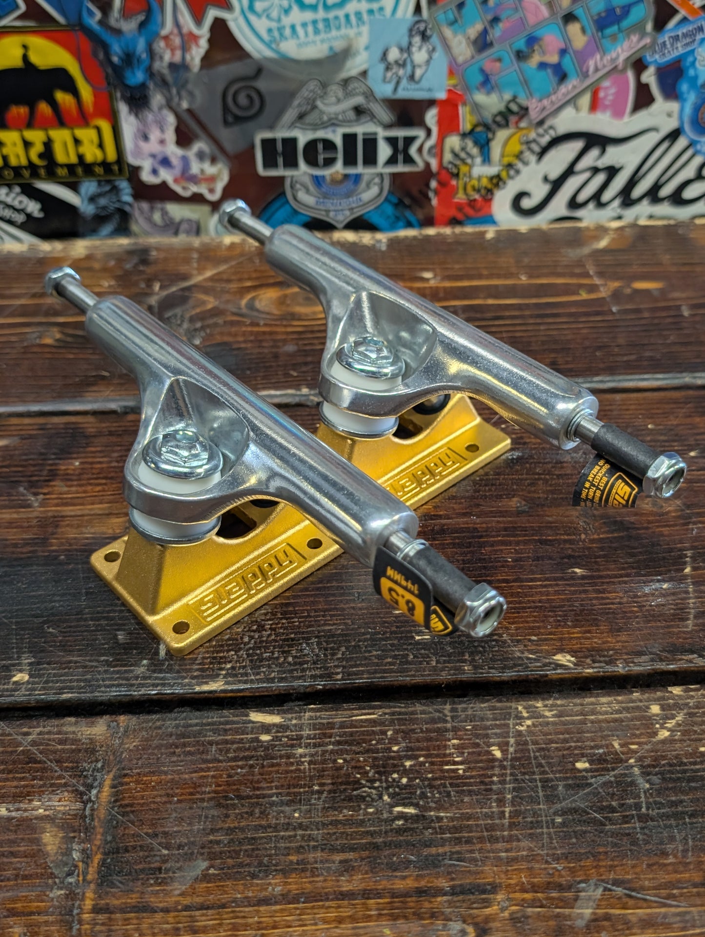 Slappy - Inverted Hollow Lights trucks (gold/silver) 8.5"