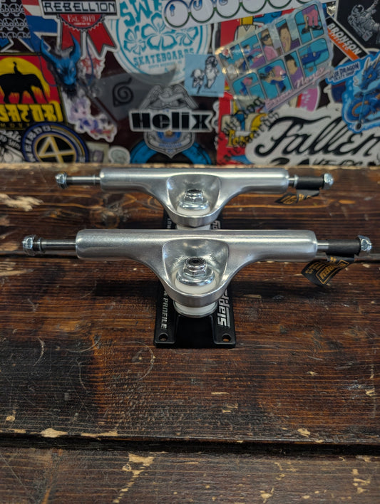 Slappy - Hollow Low trucks 8.5" (silver/black)