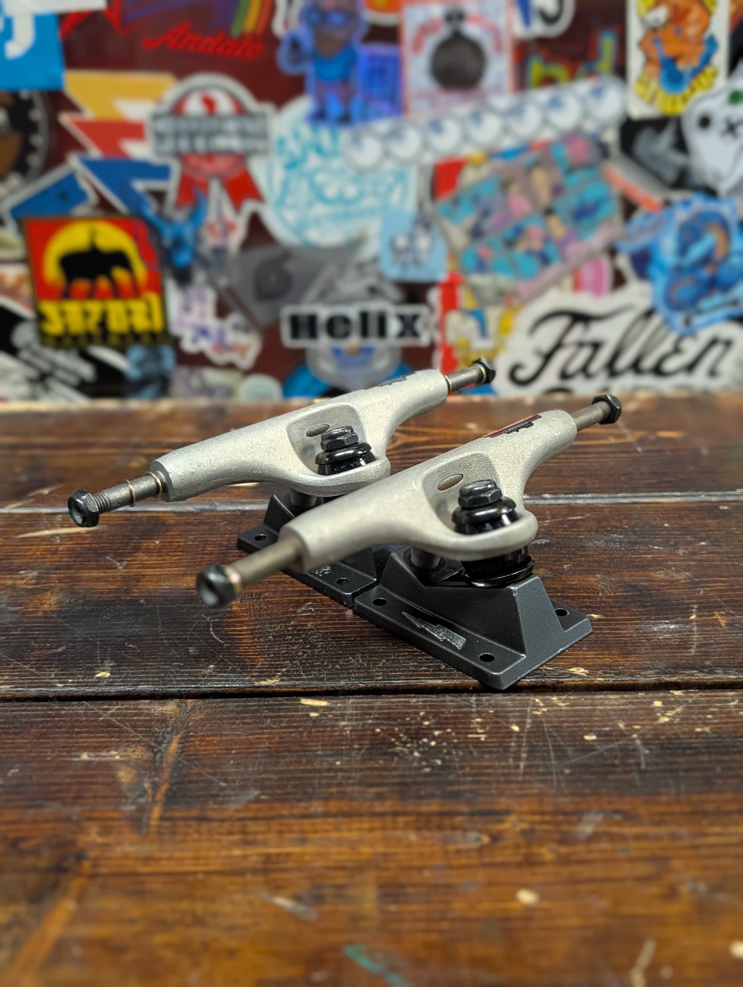 Thunder - Hollow Team trucks 8.25"