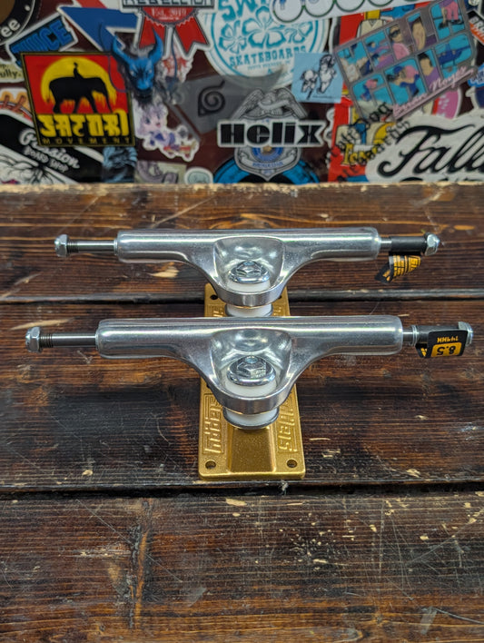 Slappy - Inverted Hollow Lights trucks (gold/silver) 8.5"
