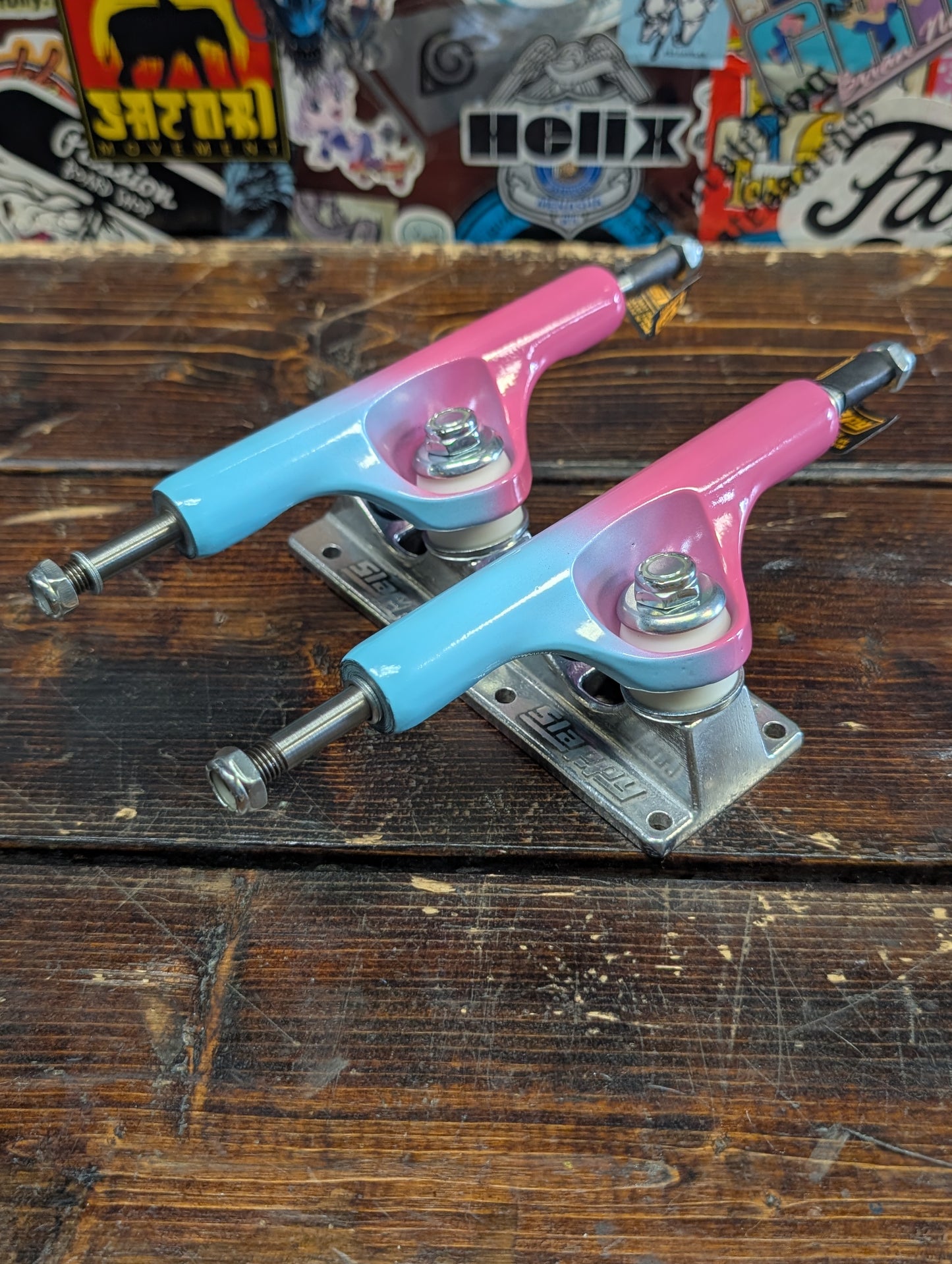 Slappy - Classic Arisa Trew trucks (pink fade) 8.25"