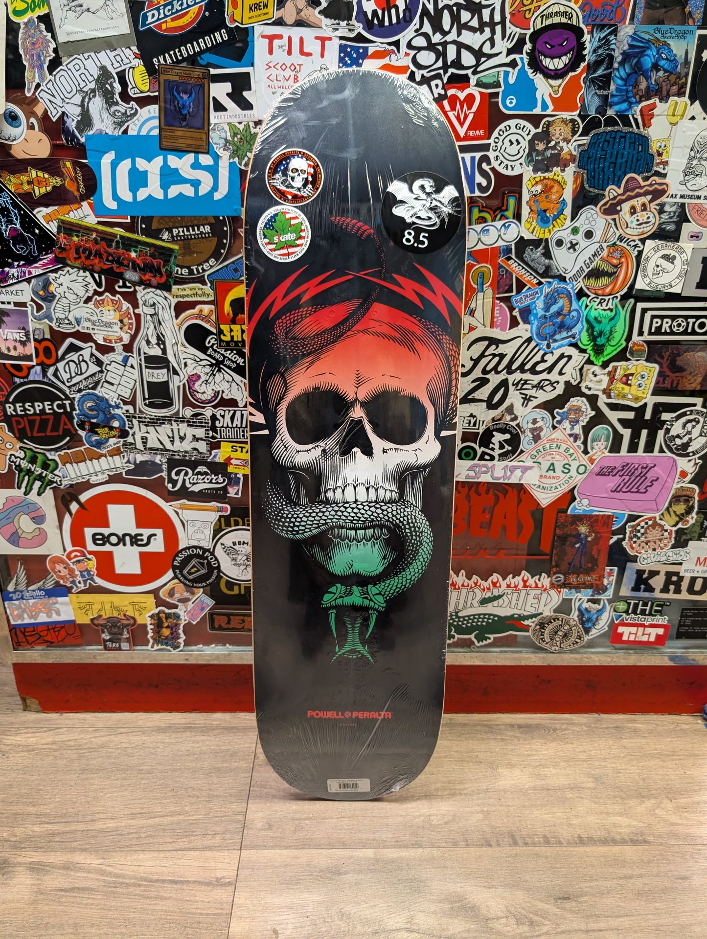 Powell Peralta - Skull & Snake (red/white/green) 8.5"